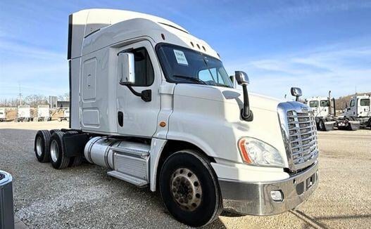 2018 FREIGHTLINER CASCADIA 125 (TK8031)