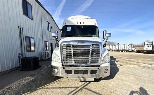 2018 FREIGHTLINER CASCADIA 125 (TK8031)