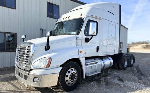 2018 FREIGHTLINER CASCADIA 125 (TK8031)