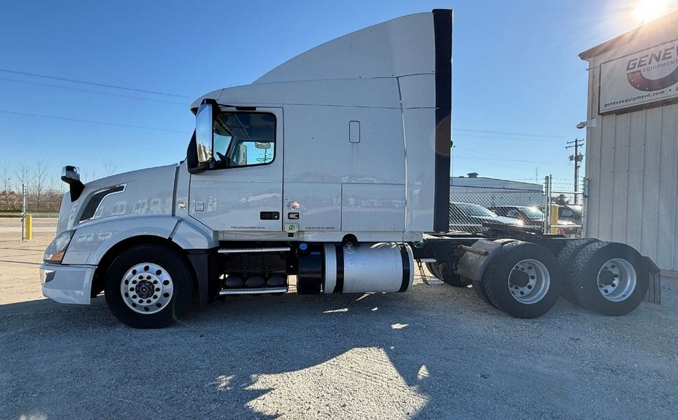 2017 Volvo VNL630 (TK8920)