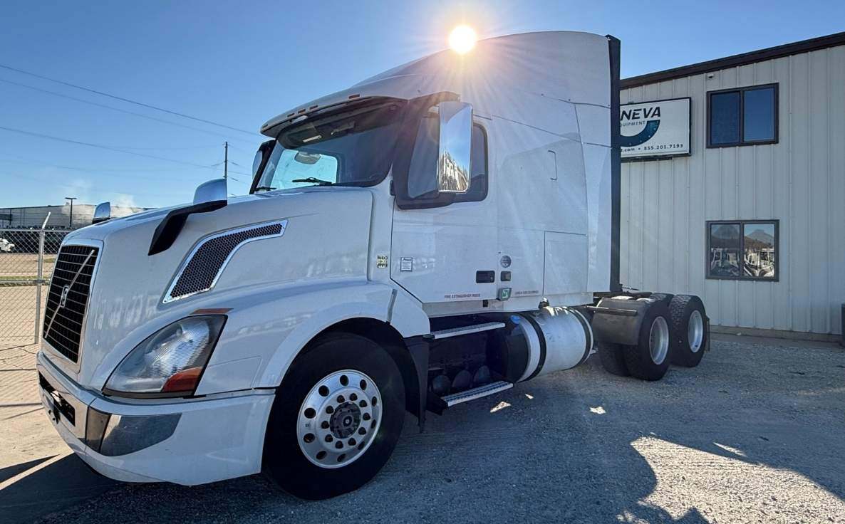 2017 Volvo VNL630 (TK8920)